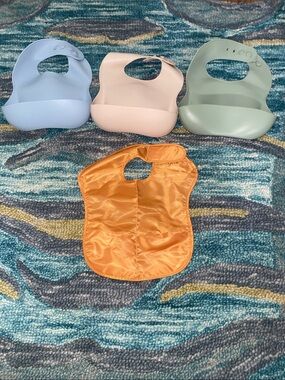 Mushie Silicone and Waterproof Bib Set in Blue, Pink, Sage